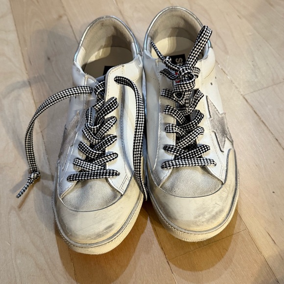 Golden Goose Sneakers - Picture 2 of 7